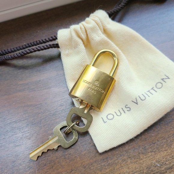 Louis Vuitton Gold Lock #445 Necklace - Picture 1 of 4